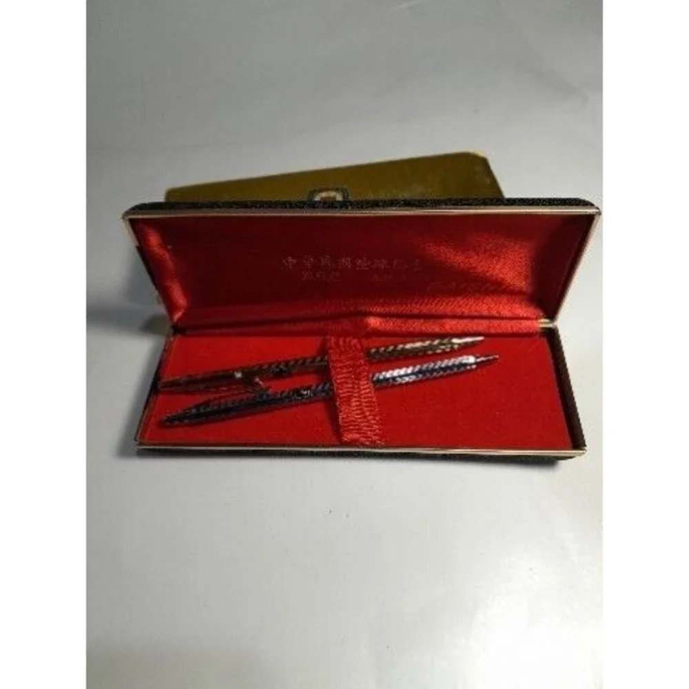 Vintage Pen Set, Republic Of China Amateur Softball Association, Gold/SilverTone